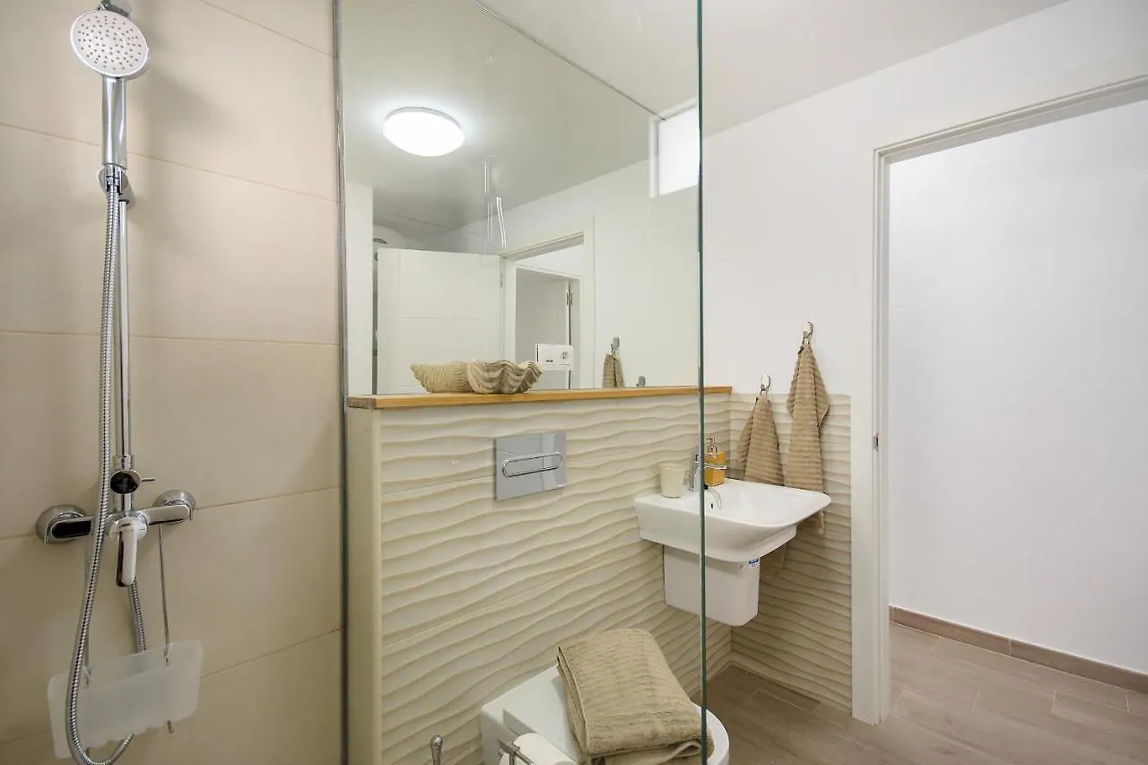 Blue Volcano Apartment, Free Access To The Fariones Sports Center Puerto del Carmen  Lägenhet Puerto del Carmen (Lanzarote)