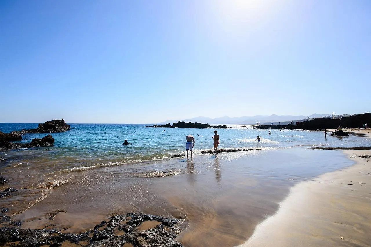 Blue Volcano Apartment, Free Access To The Fariones Sports Center Puerto del Carmen  Spanien